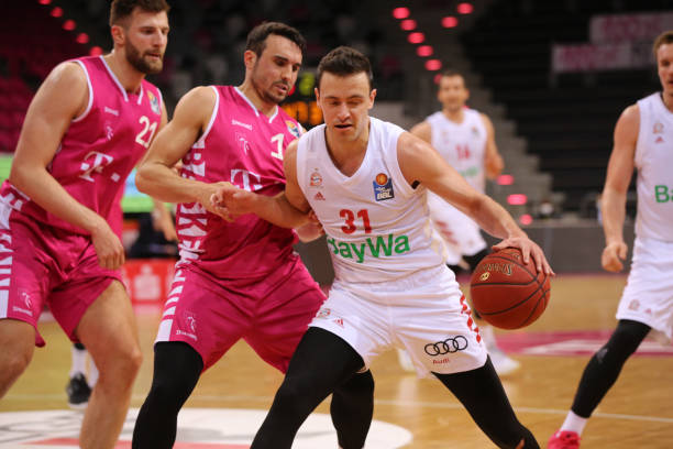 更得益于稳 更得益于稳