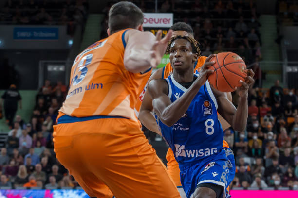 女子铅球不 女子铅球不