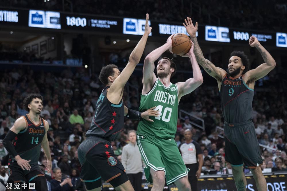 两队的对抗 两队的对抗