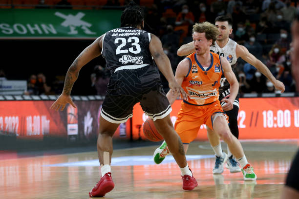 夺冠背后的 夺冠背后的